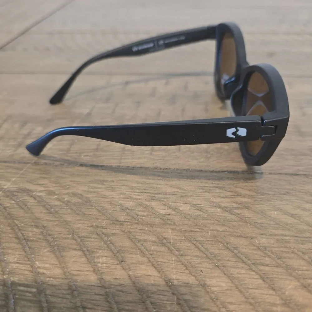 NEW RHEOS SOUTHERN TIDE BLACK MIRRORED AUTHENTIC SUNGLASSES 2115